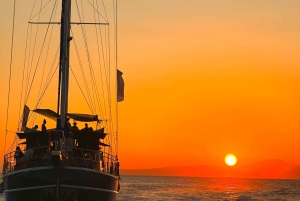 Круиз с ужином на закате: остановка для купания, напитки и ужин на борту