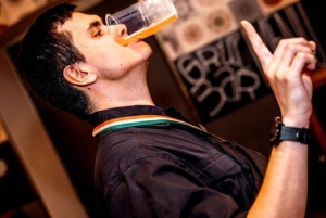 El tour de bares original de Atenas con entrada VIP a una discoteca