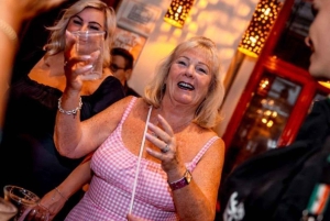 El tour de bares original de Atenas con entrada VIP a una discoteca