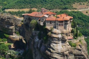 Theopetra-grottan 130 000 f.Kr. och Meteora-klostren
