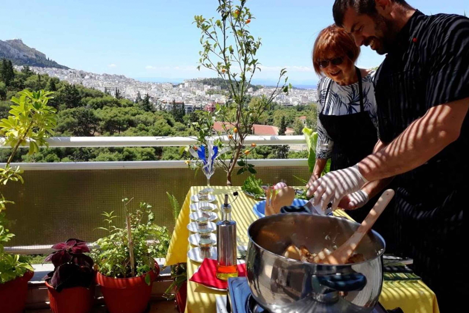 Aten: Grekisk matlagningskurs med utsikt över Akropolis