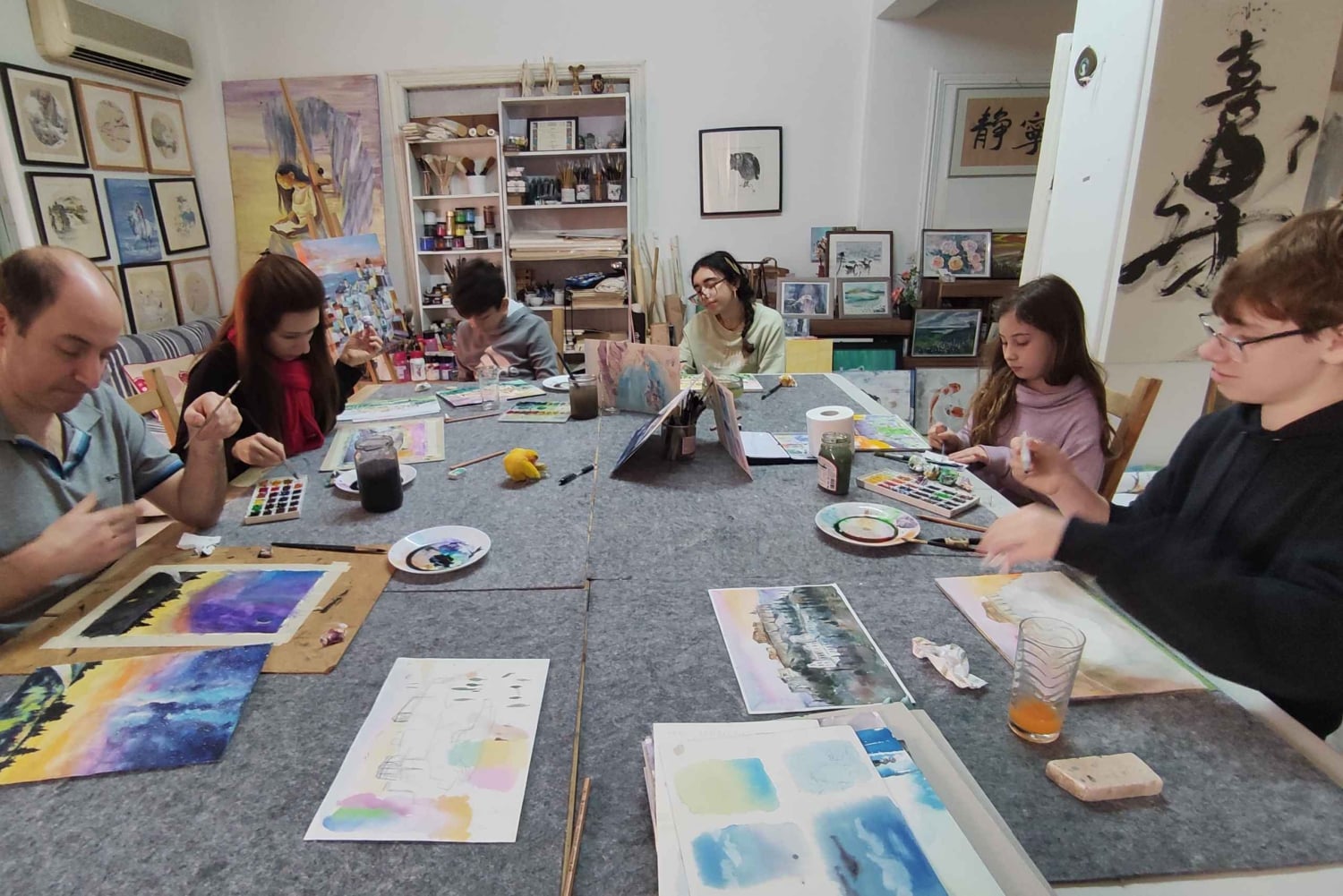 atelier de peinture de l'acropole/du paysage avec un artiste local