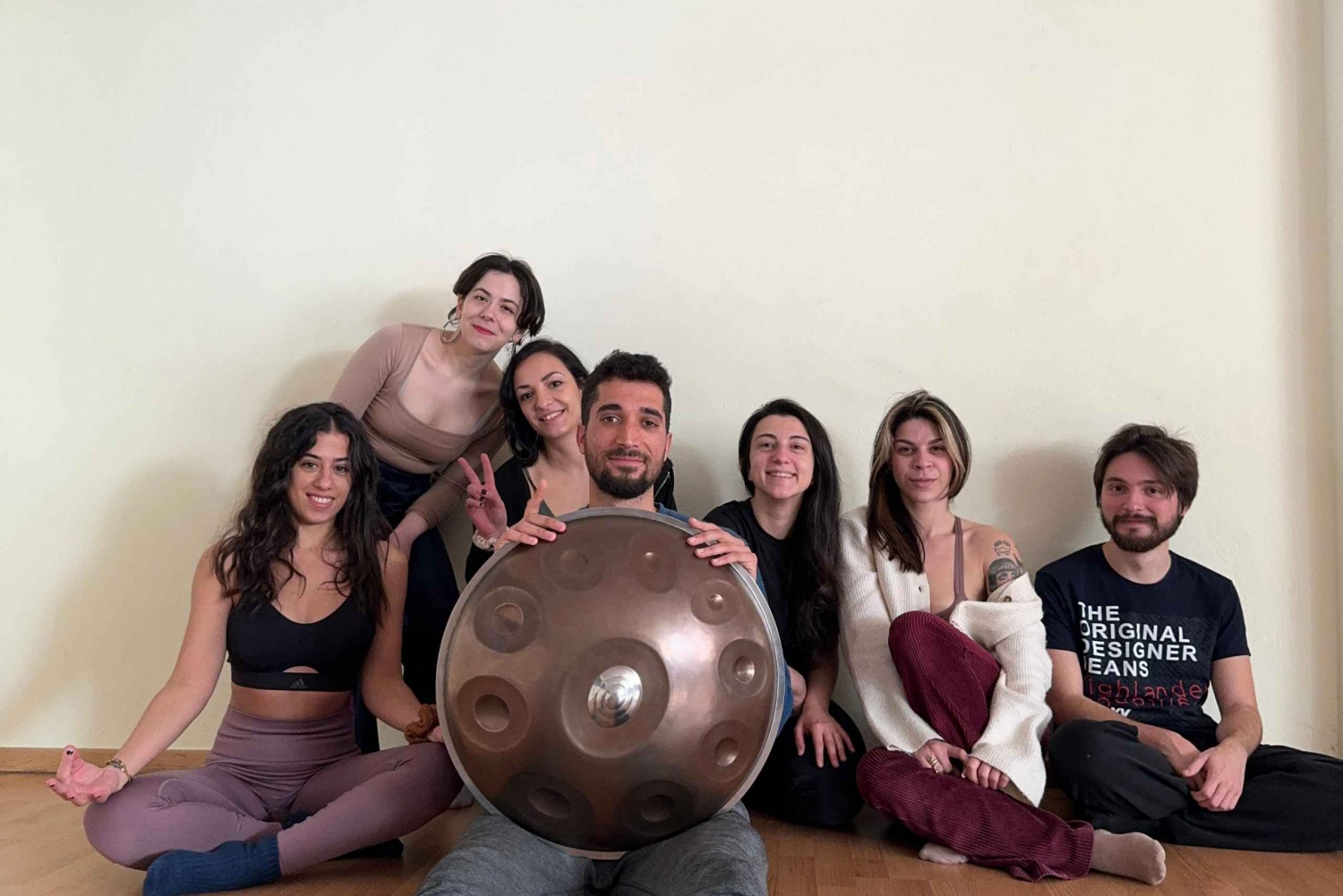 'Yoga Harmonie: Wellness omarmen in het hart van Athene'.