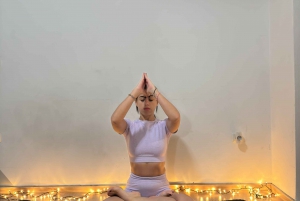 'Harmonia do Yoga: Abraçando o bem-estar no coração de Atenas'