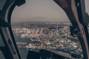 Auckland: 36 min scenic helicopter flight - Coast to Coast