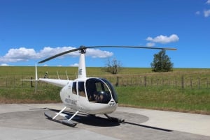 Auckland: 36 min scenic helicopter flight - Coast to Coast