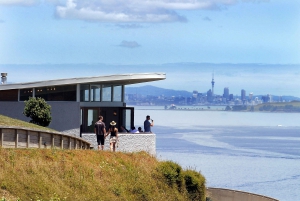 Auckland City Highlights & Waiheke Island Wine Tour