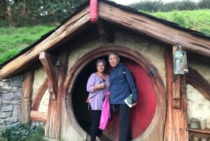 Auckland Day Trip: Explore Hobbiton’s Magic & Vintage Cars