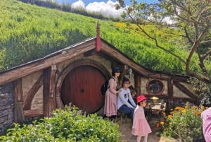 Auckland Day Trip: Explore Hobbiton’s Magic & Vintage Cars