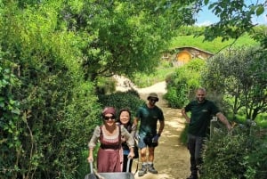 Auckland Day Trip: Explore Hobbiton’s Magic & Vintage Cars