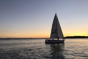 Auckland Harbour 3-Course Dinner Cruise with Welcome Drink