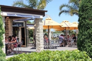 Auckland: Luxury Kumeu Wine Tour with Gourmet Lunch