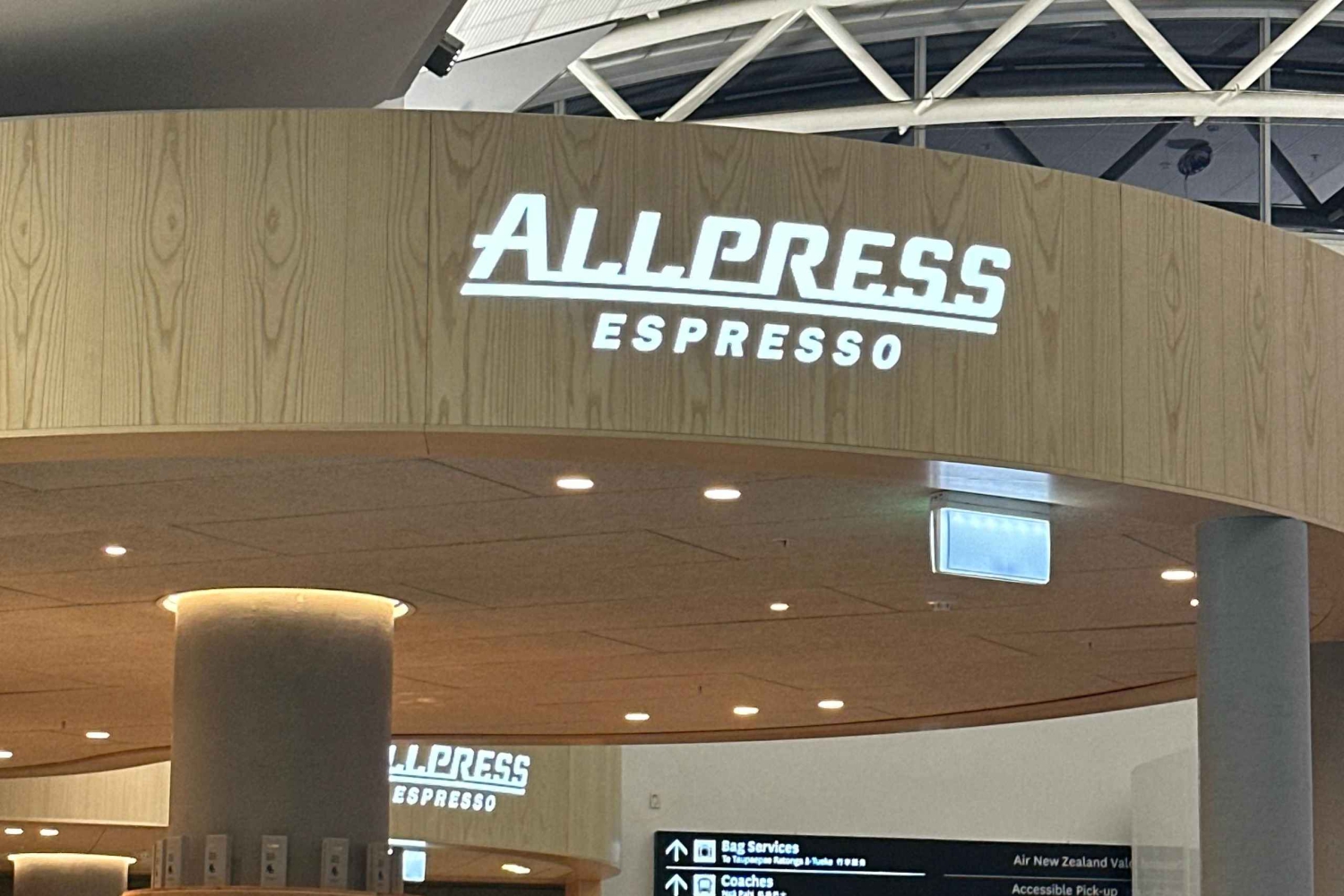 Auckland : Minivan privé pour un transfert aller simple entre l'aéroport et la ville