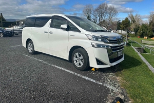 Auckland : Minivan privé pour un transfert aller simple entre l'aéroport et la ville