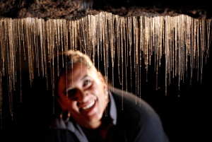 Auckland: tour privato del set cinematografico di Hobbiton e delle grotte di Waitomo