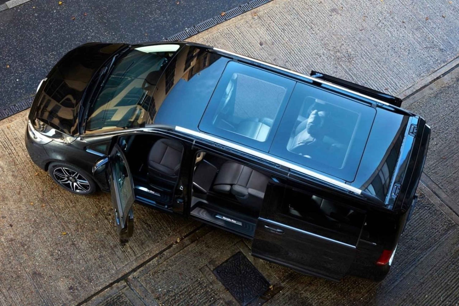 Auckland: Private Luxury Transfer To/Fr City in Mercedes Van