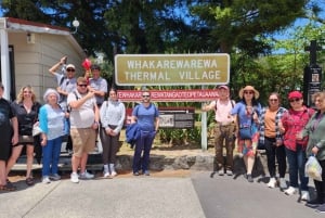 Auckland: Rotorua Māori Village & Wai Ariki Kleine groepstour