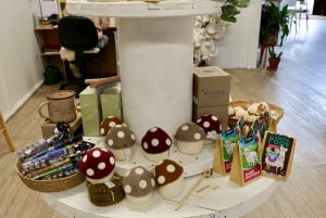 Auckland: Sheepworld, Honey Centre, & Kauri Trail Tour