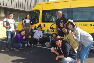 オークランド発：ホビトン映画セット 1 日少人数グループ旅行