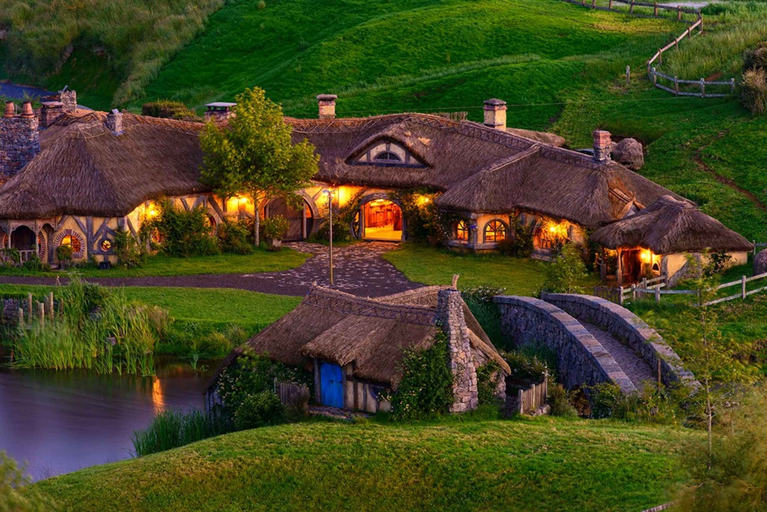 From Auckland: Hobbiton Movie Set Full-Day Trip