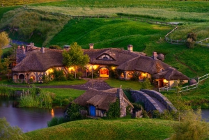 From Auckland: Hobbiton Movie Set Half-Day Trip with Tour