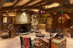 From Auckland: Hobbiton, Waitomo Caves & Kiwi House Tour