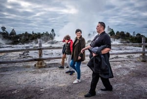 Au départ d'Auckland : Rotorua Te Puia, Haka & Polynesian Spa Tour