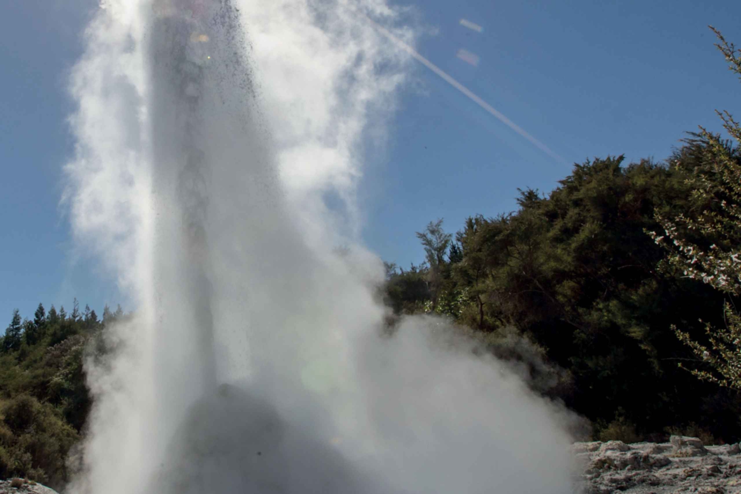 Da Auckland: Tour di un giorno a Wai-O-Tapu e alle terme polinesiane di Rotorua