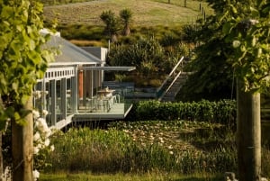 乗馬、ワインテイスティング、アートトレイル プライベートツアー