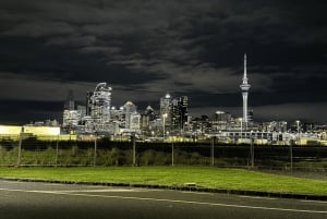 Privé-avondtour door Auckland, bezoek aan de Sky Tower en museum