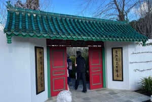 RUAKURI CAVE & HAMILTON GARDENS-PRIVATE TUR FRA AUCKLAND