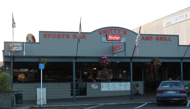 Smitty's Sports Bar and Grill