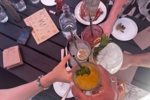 Waiheke Island: Guided Luxury Wine Tour with Tastings