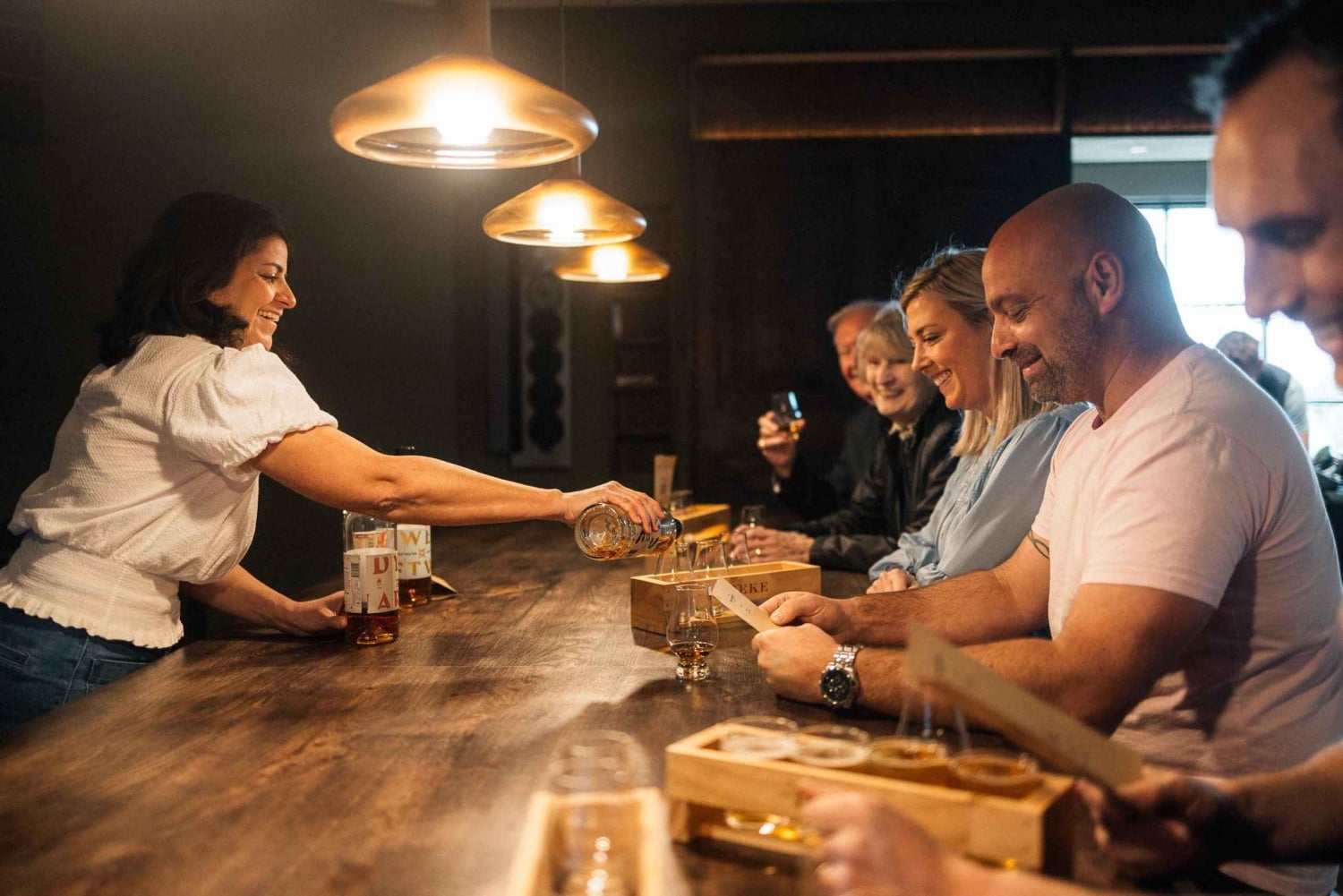 Waiheke Island: HEKE Distillery & Brewery Tour mit Verkostungen