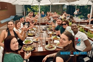 Isla Waiheke: tour del vino + almuerzo en un local galardonado
