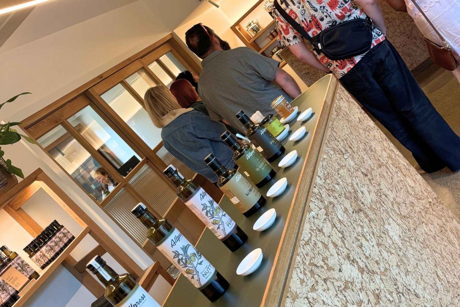 Waiheke Island: Wine, Gin, and Olive Oil Tour with Lunch