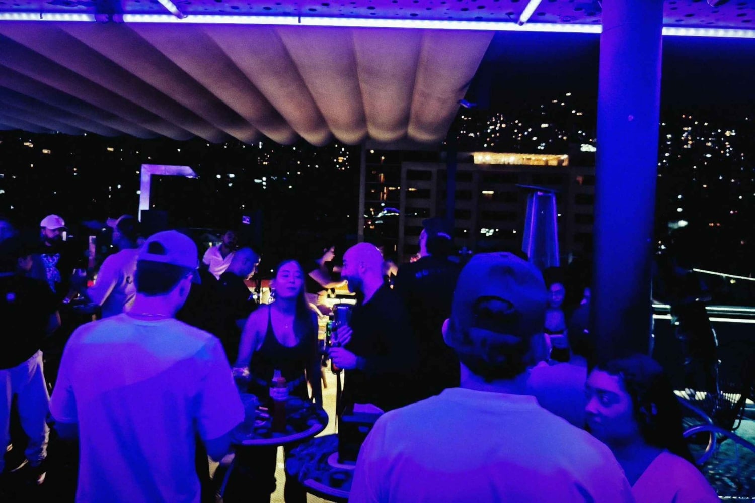 Bahamas: En aften på eksklusive tagterrasser og hemmelige klubber