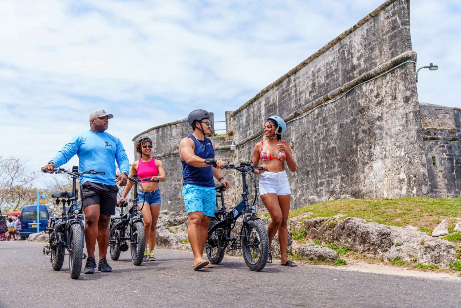 Nassau: Guided City Highlights and Beaches E-bike Tour