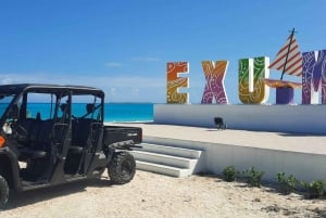 バハマ、エグズーマ：Bluetooth スピーカー付き 6 人乗りバギーのレンタル