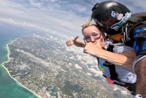 Freeport: Skydiving over the Bahamas