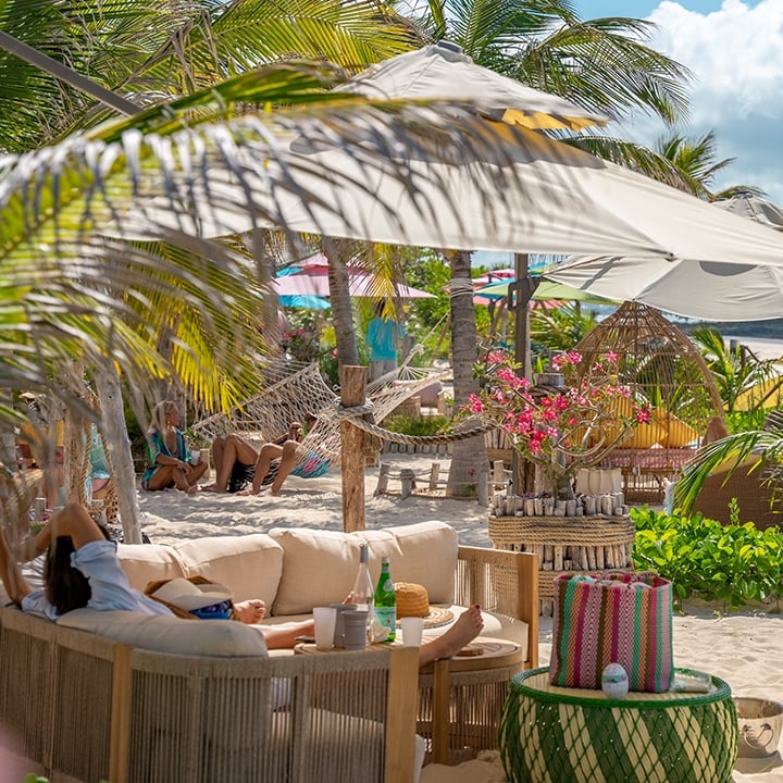 Goodies Beach Bar & Lounge
