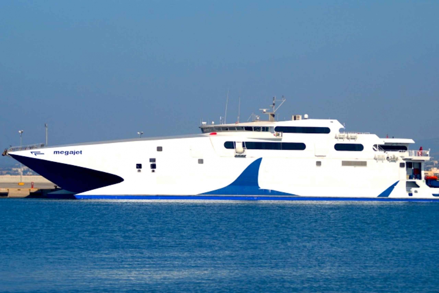 Miami: Bimini Express Ferry with Pickup & Beach Day Pass in Bahamas ...
