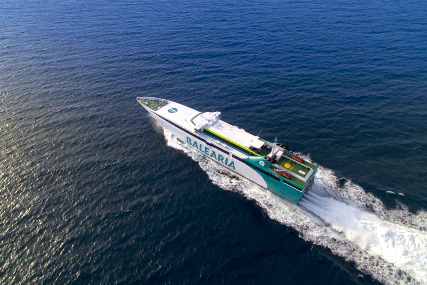 Miami: Bimini Express Ferry with Pickup & Beach Day Pass