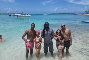 Nassau: Mini Speed Boat and Snorkeling Adventure