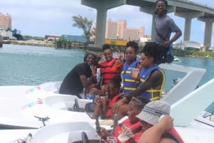Nassau: Mini Speed Boat and Snorkeling Adventure