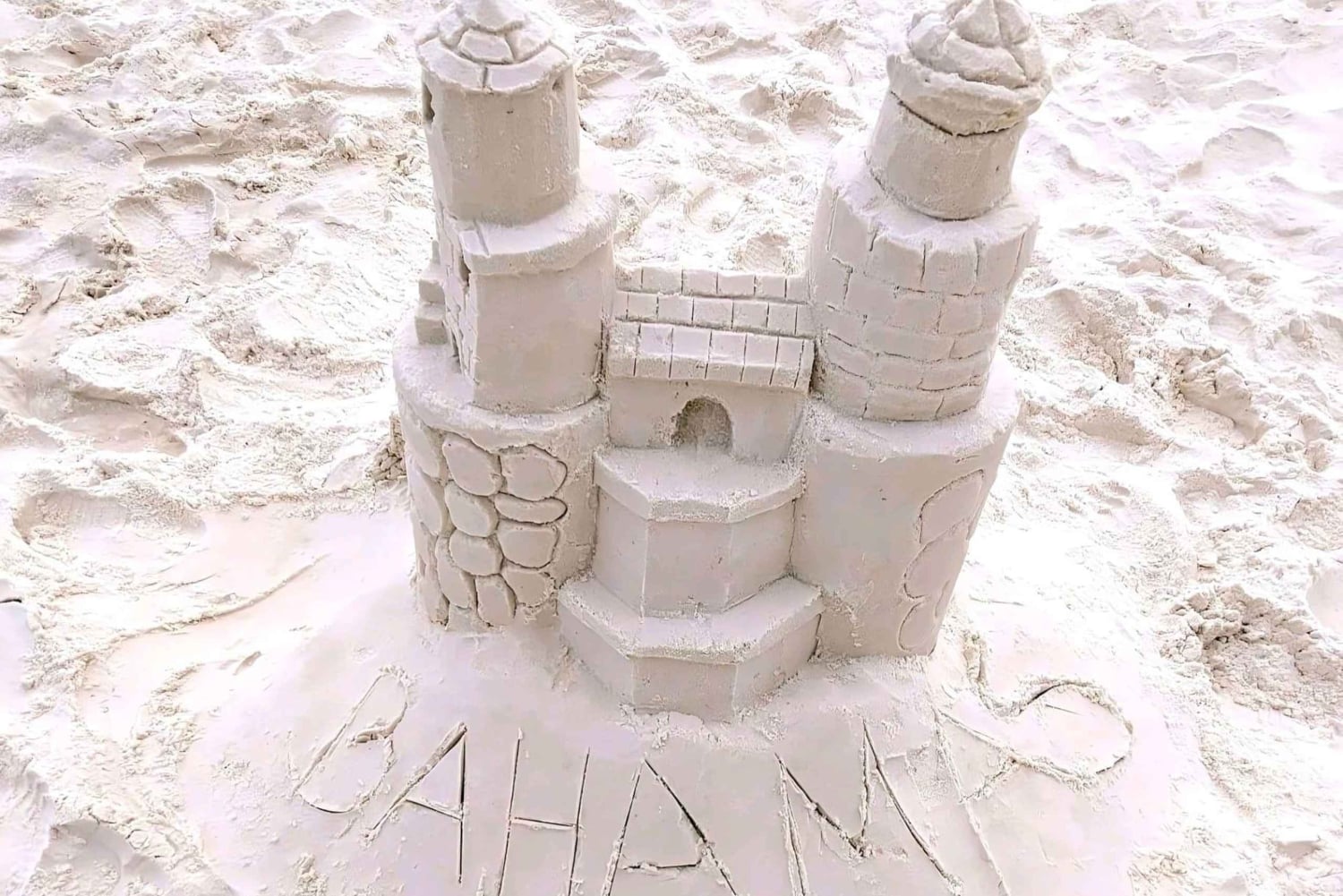 Nassau Bahamas: Sandslottsskulptering Strandaktivitet & picknick