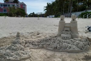 Nassau Bahamas: Sandslottsskulptering Strandaktivitet & picknick