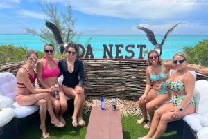 Nassau: Beach Club and Swimming with the Pigs with Lunch