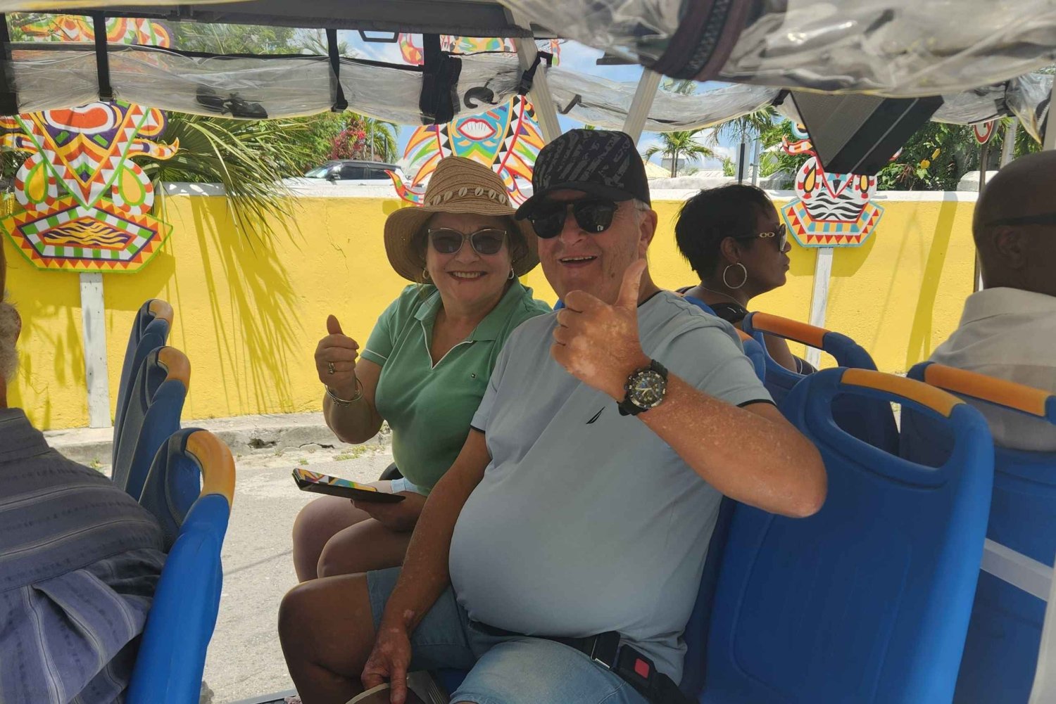 Nassau: City Hop-On Hop-Off Bus Tour