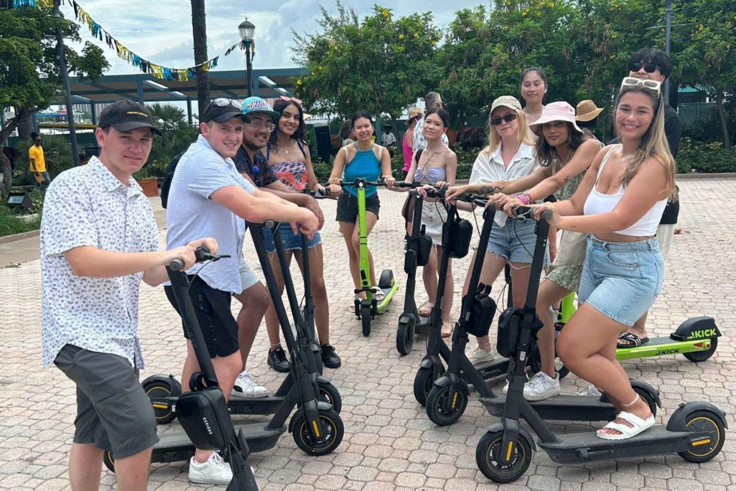 Nassau: E-Scooter Tour with Food Tasting and Local Drinks